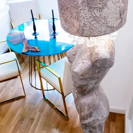 Lady Apartment